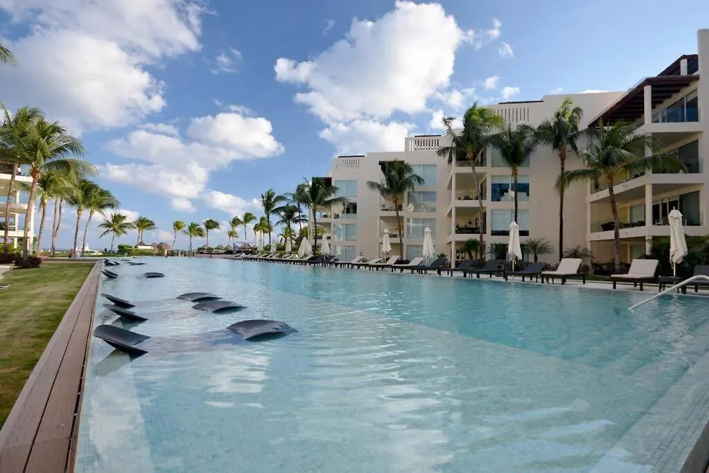 Great Best Location Beach Front Playa del Carmen Mexiko