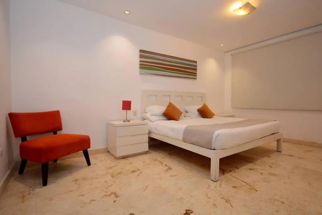 Great Best Location Beach Front Playa del Carmen Mexiko